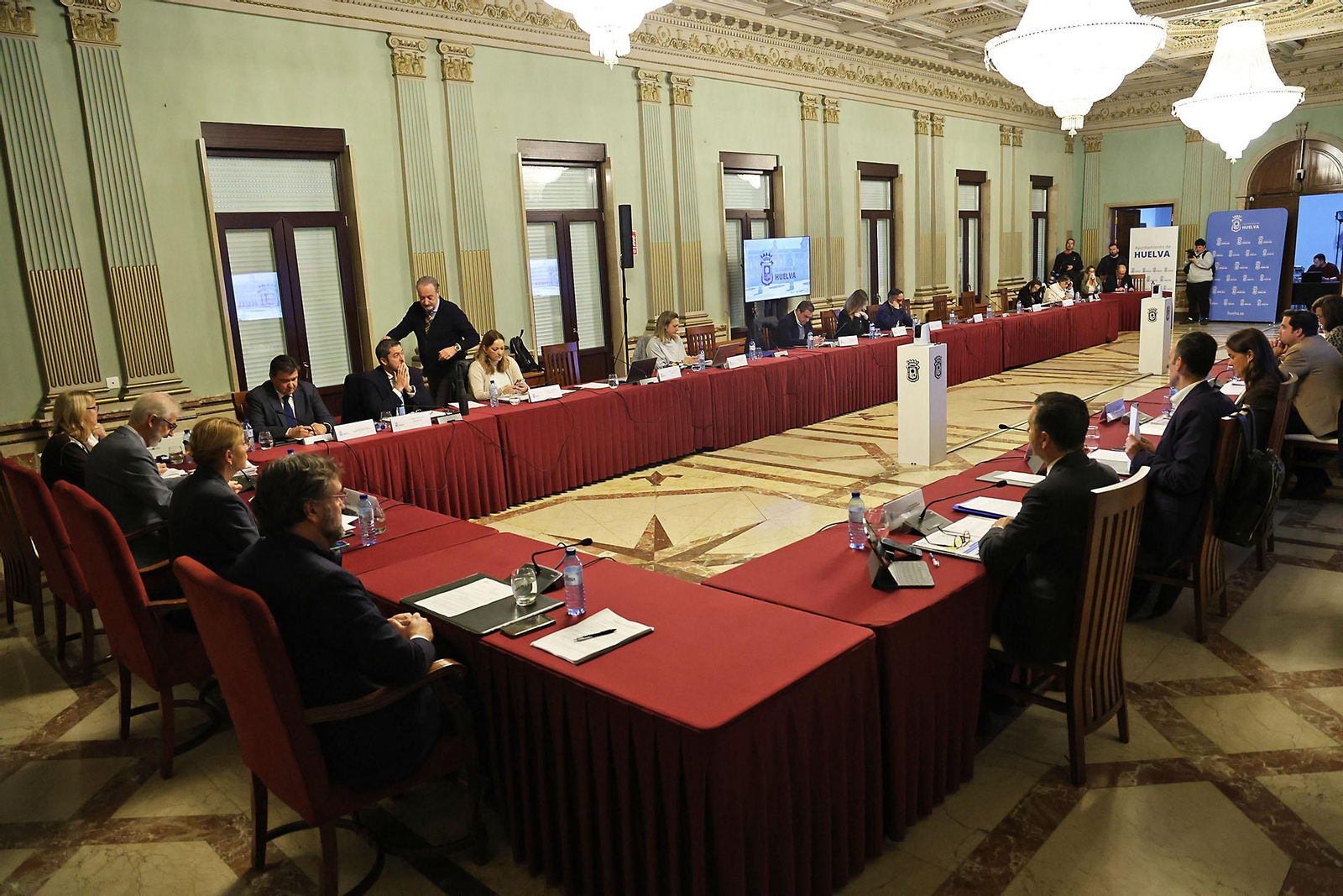 Imágenes del Pleno extraordinario en el Ayuntamiento de Huelva sobre el Presupuesto y el PGOM
