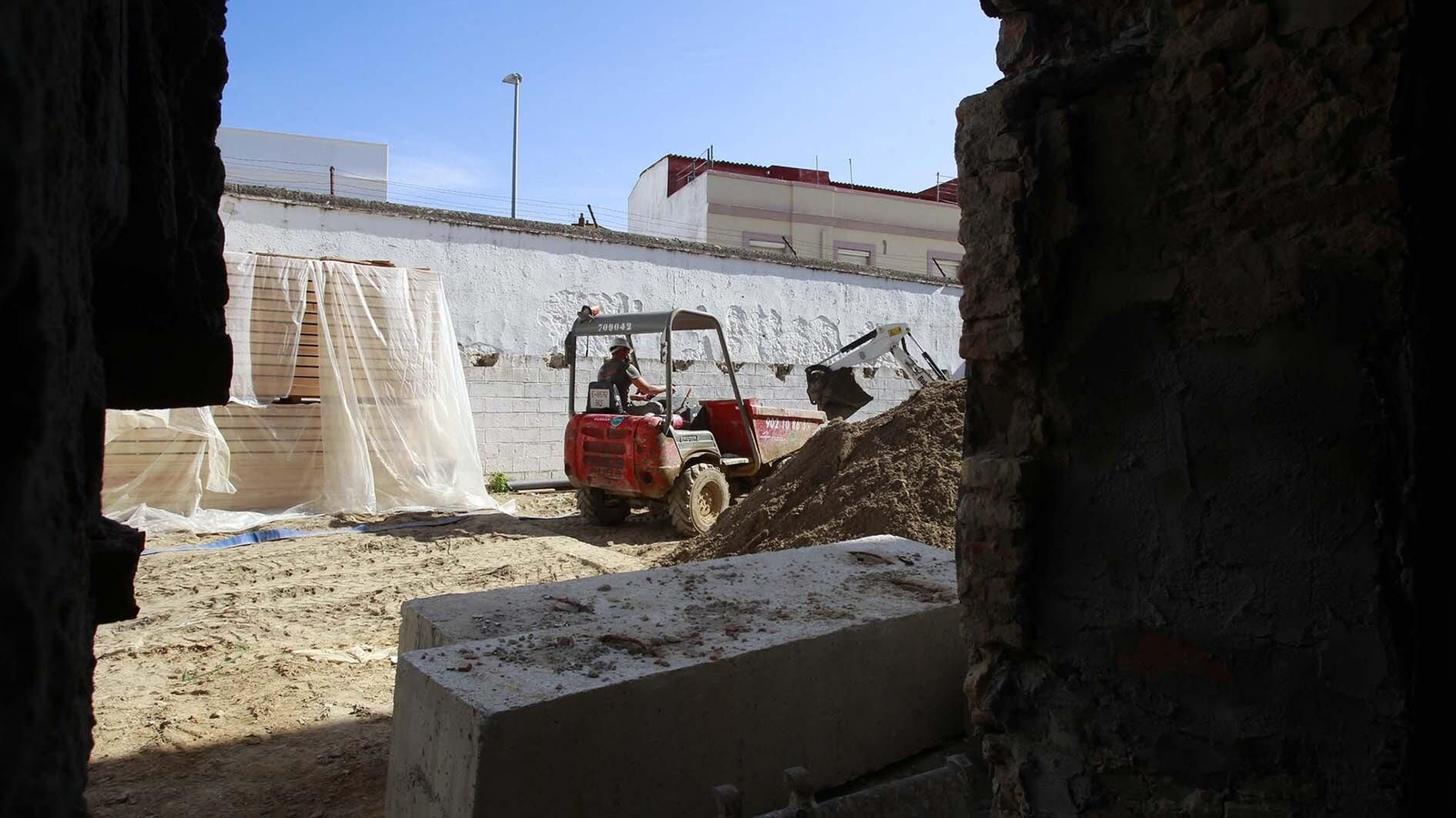 Las fotos de las obras de la plaza de toro de la Línea