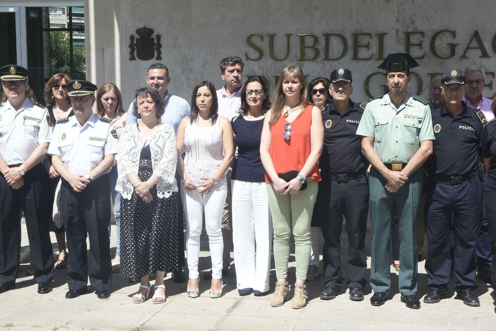 Minuto de silencio en la subdelegación.