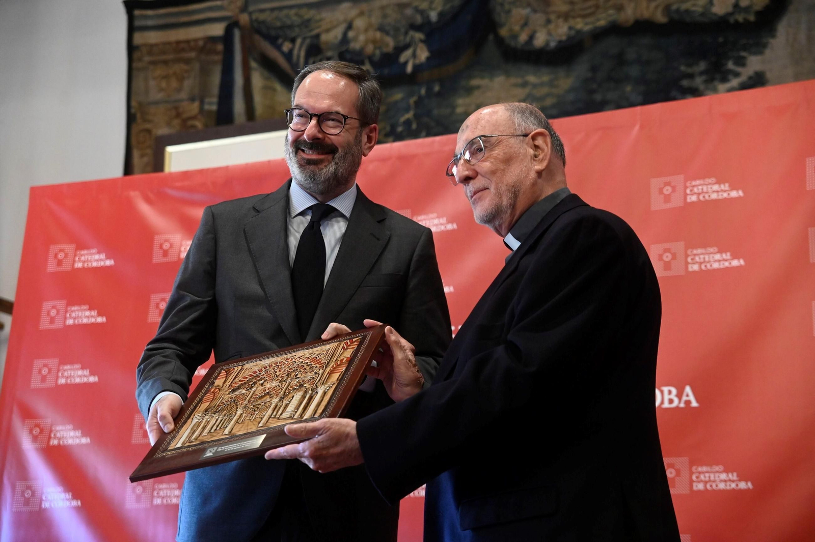 El reconocimiento a quienes lucharon contra el incendio de la Mezquita de Córdoba, en imágenes