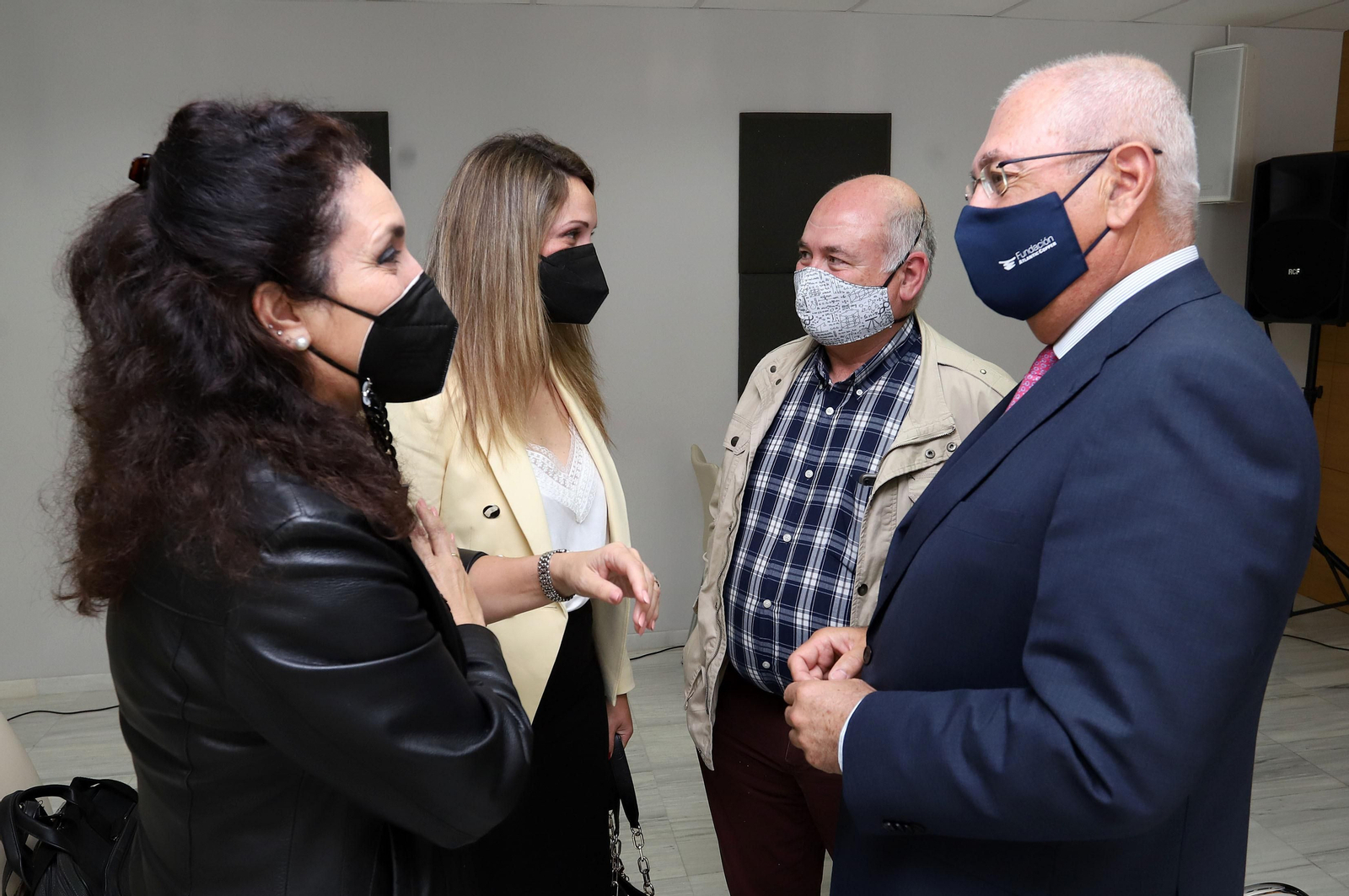 Imágenes del Foro Gerardo Rojas, con la participación de Antonio Lozano García