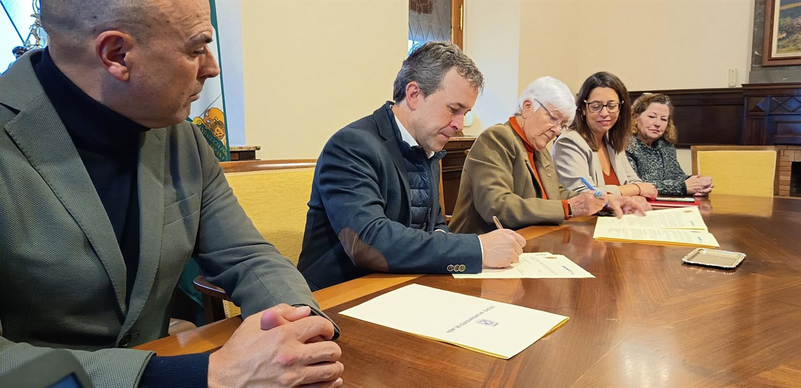 Firma del convenio en el Ayuntamiento de Jaén.