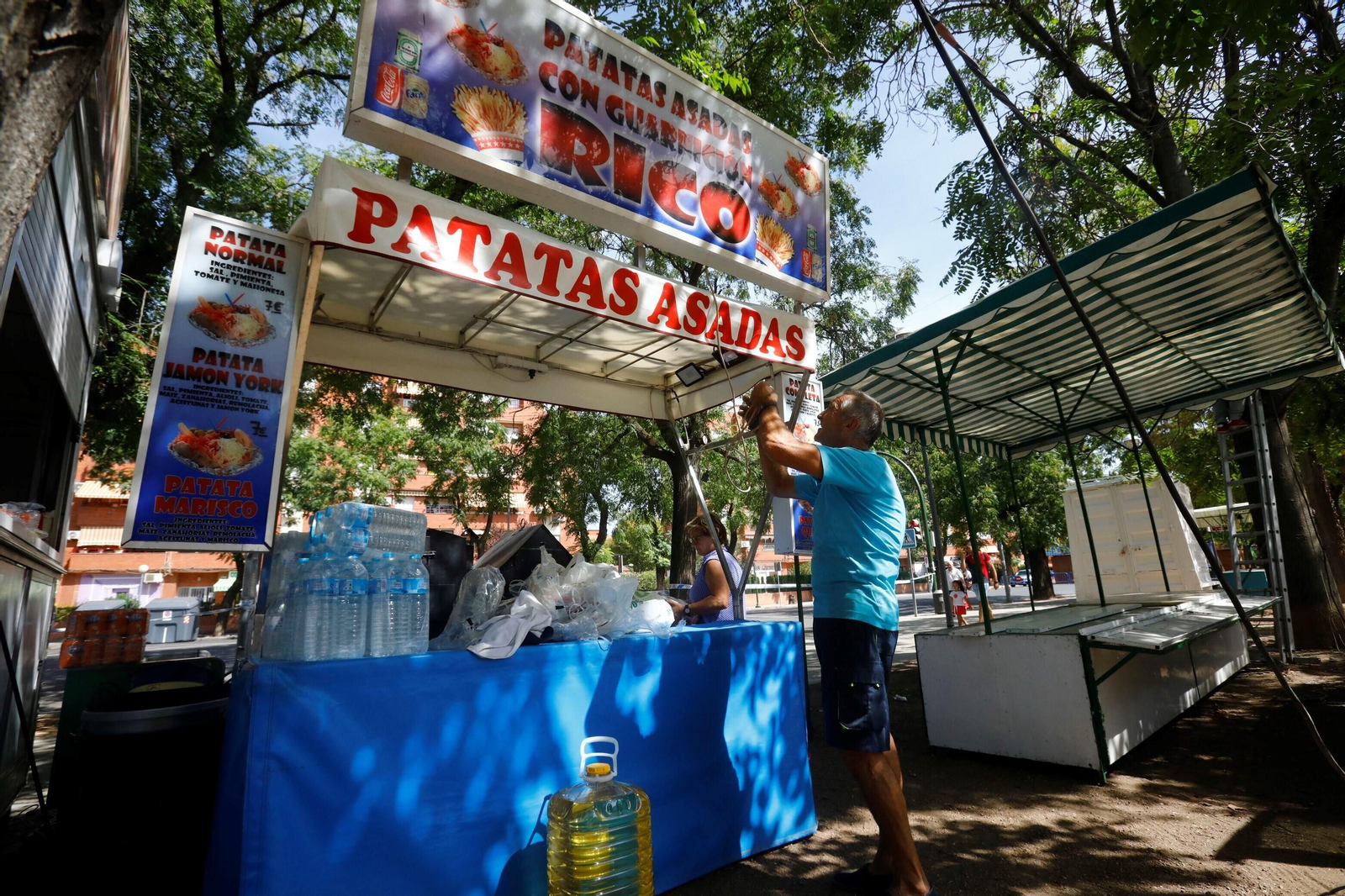 El montaje de la Velá de la Fuensanta, en imágenes
