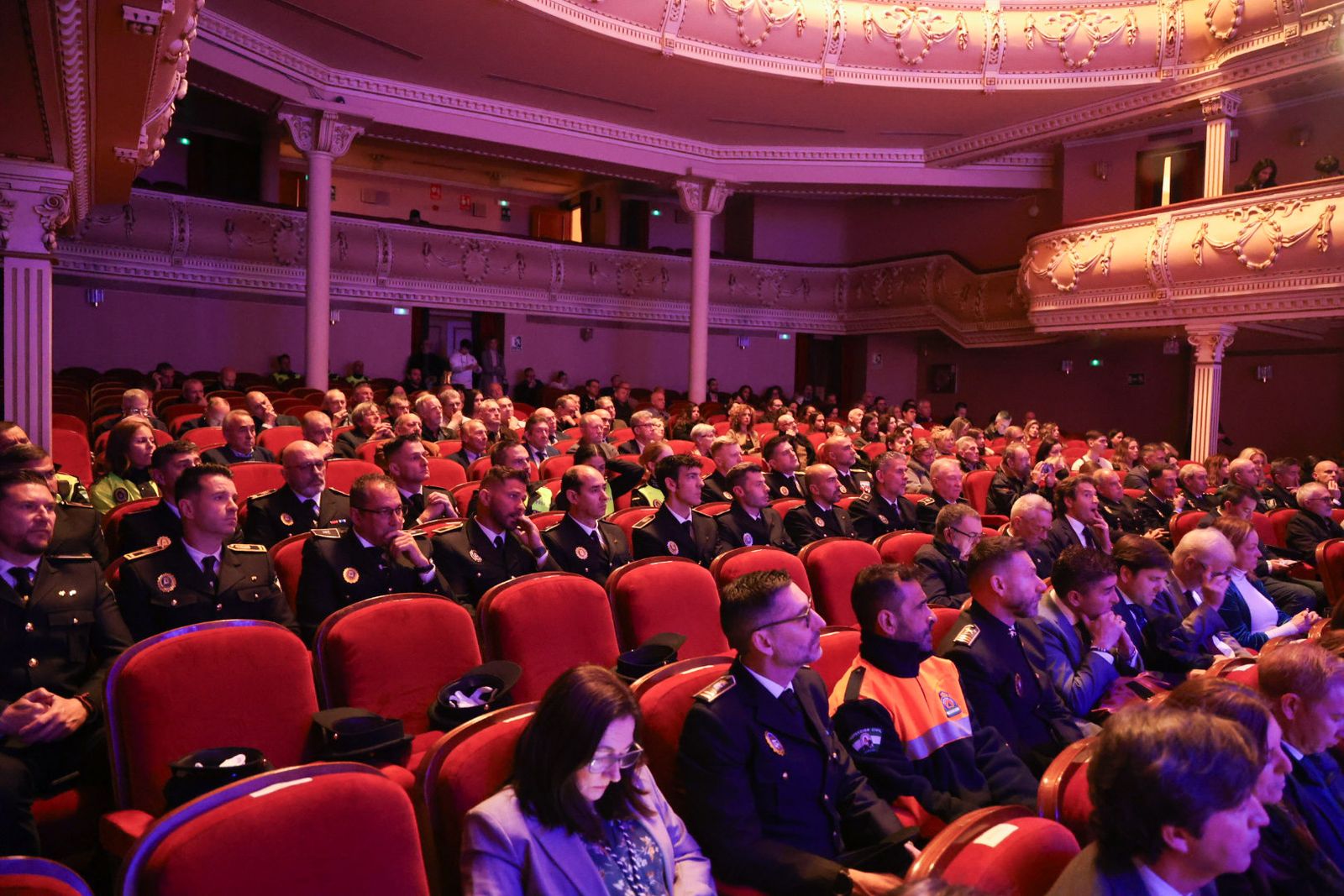 Fotografías de la entrega de honores y distinciones del Día de la Policía Local