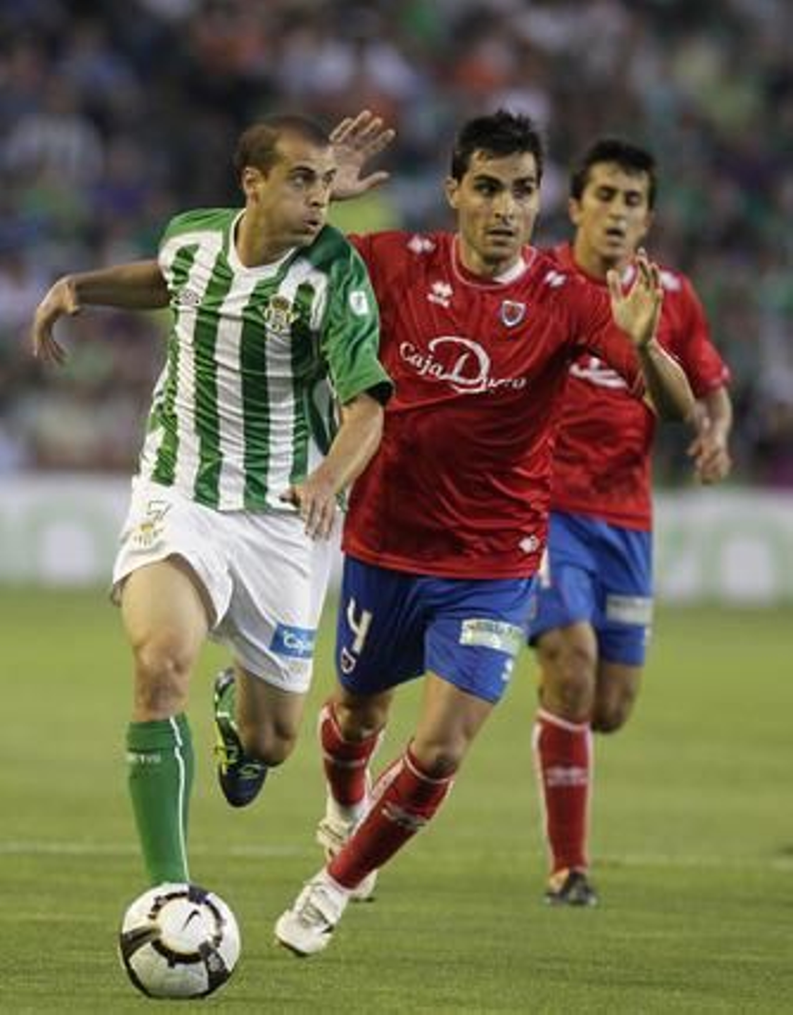 Pavone y Jonathan Pereira dan al Betis tres valiosos puntos para el ascenso.

Foto: Antonio Pizarro