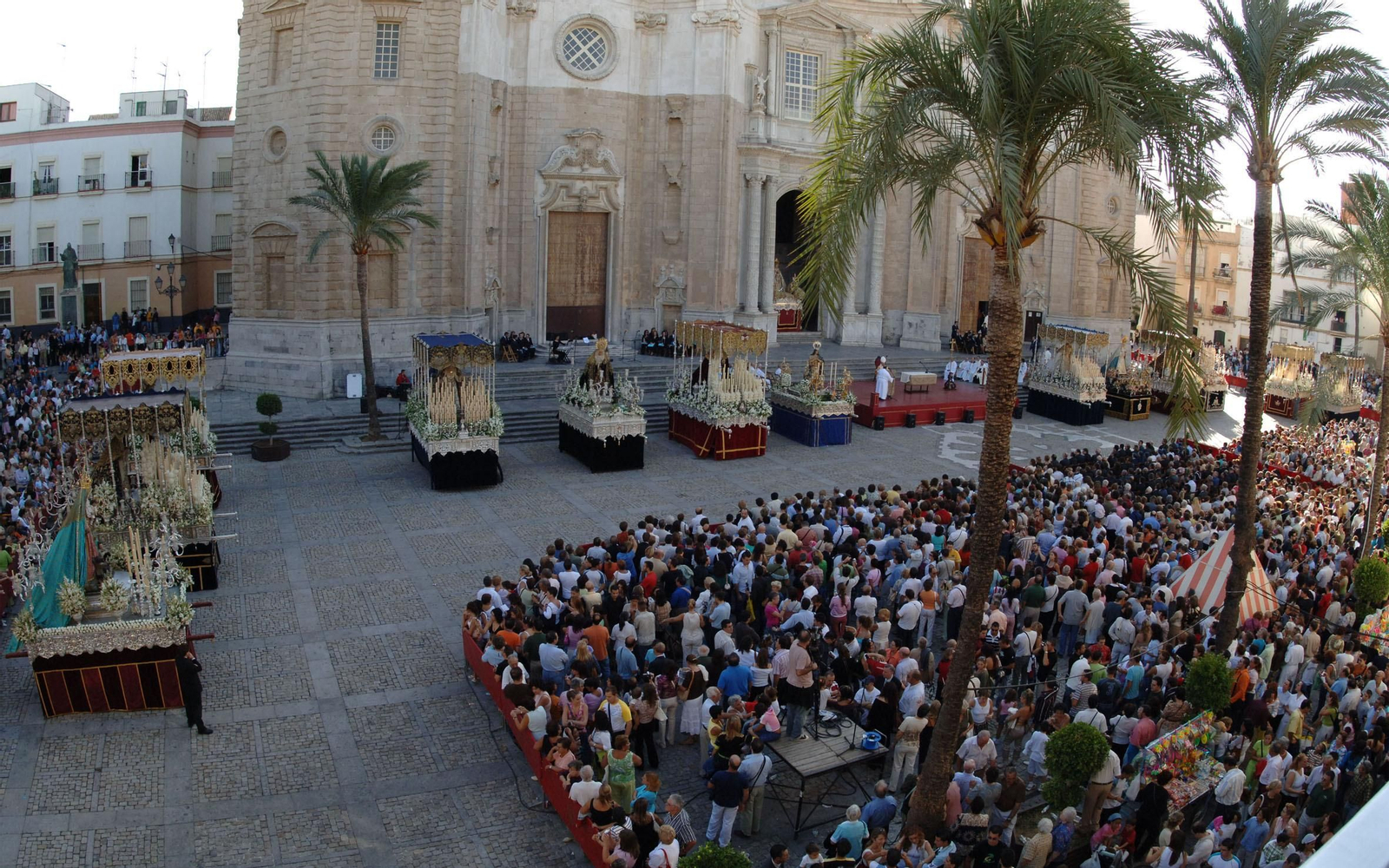 Las procesiones magnas en el Cádiz del siglo XXI