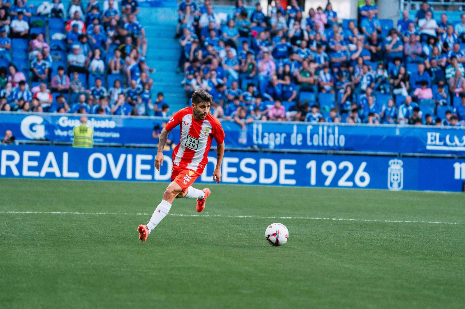 Pozo alcanzó la centena de partidos como rojiblanco en el Carlos Tartiere Pozo alcanzó la centena de partidos como rojiblanco en el Carlos Tartiere