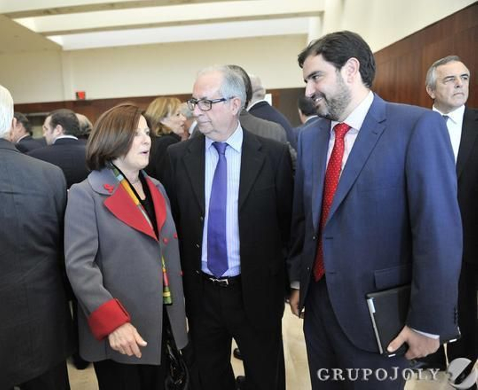 María José Sánchez Rubio, consejera de Salud; José Aguilar, director de Opinión del Grupo Joly, y Jorge Romero, director de Mercadona en Andalucía.

Foto: Belén Vargas/ Juan Carlos Vázquez