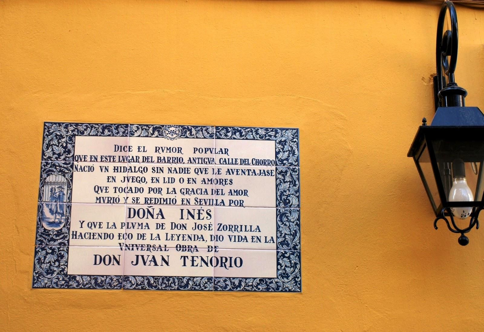 Placa conmemorativa de la Plaza de los Venerables a Don Juan Tenorio