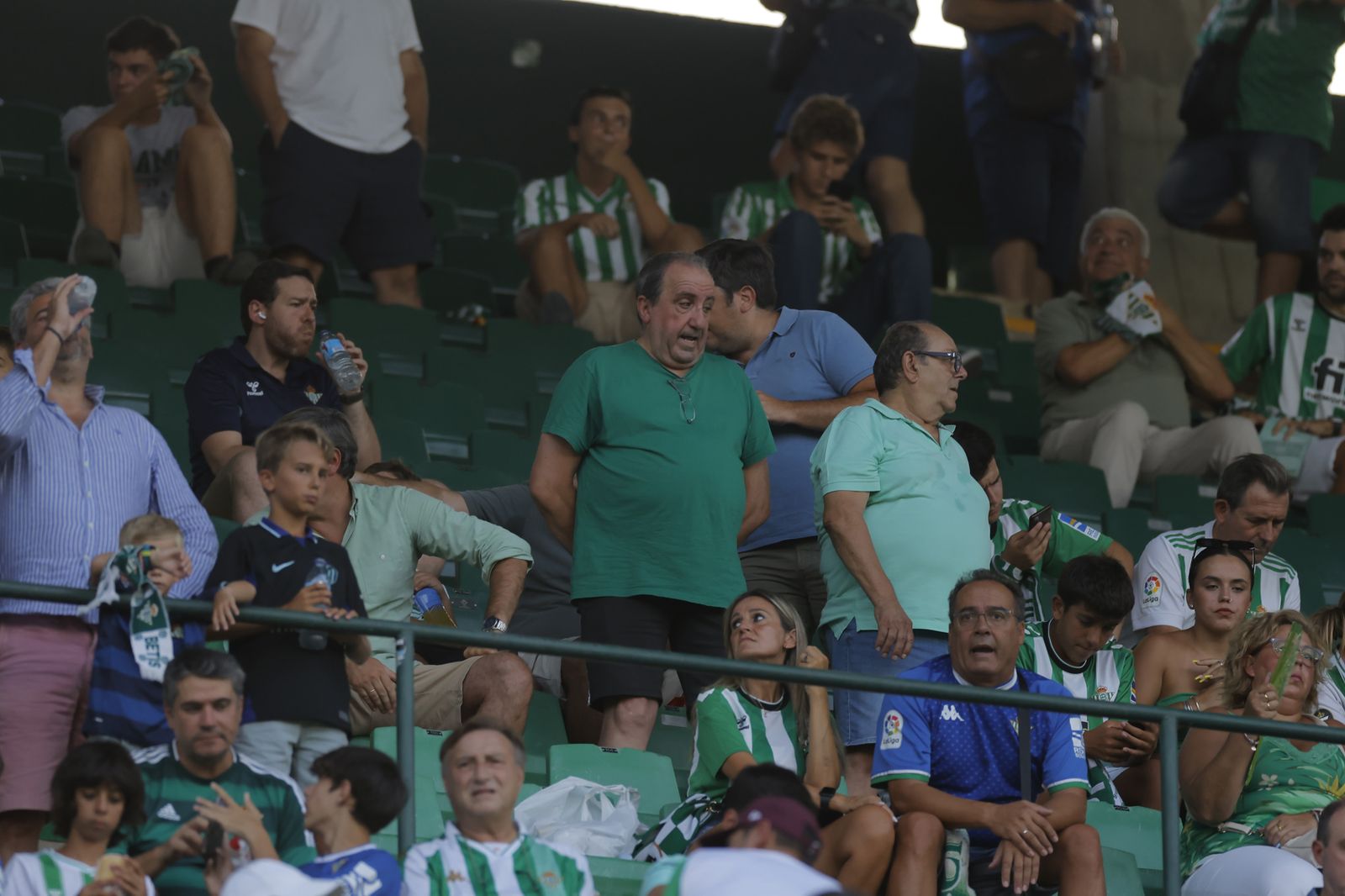 Búscate en las fotos del Betis-Atlético de Madrid