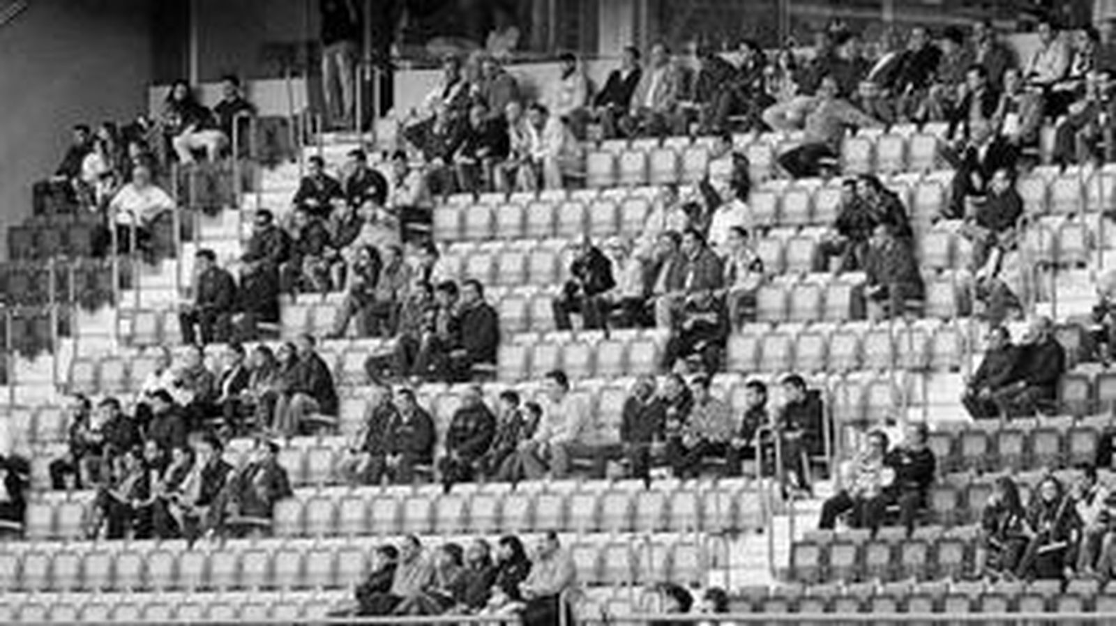 Aspecto que presentaba una parte del graderío del estadio Carranza.