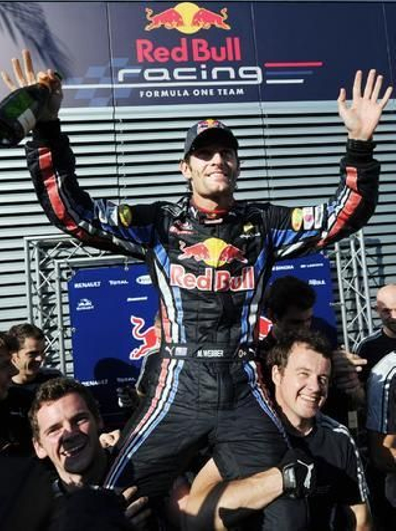 Fernando Alonso acaba segundo por detrás de Webber en el Gran Premio de Hungría. / AFP