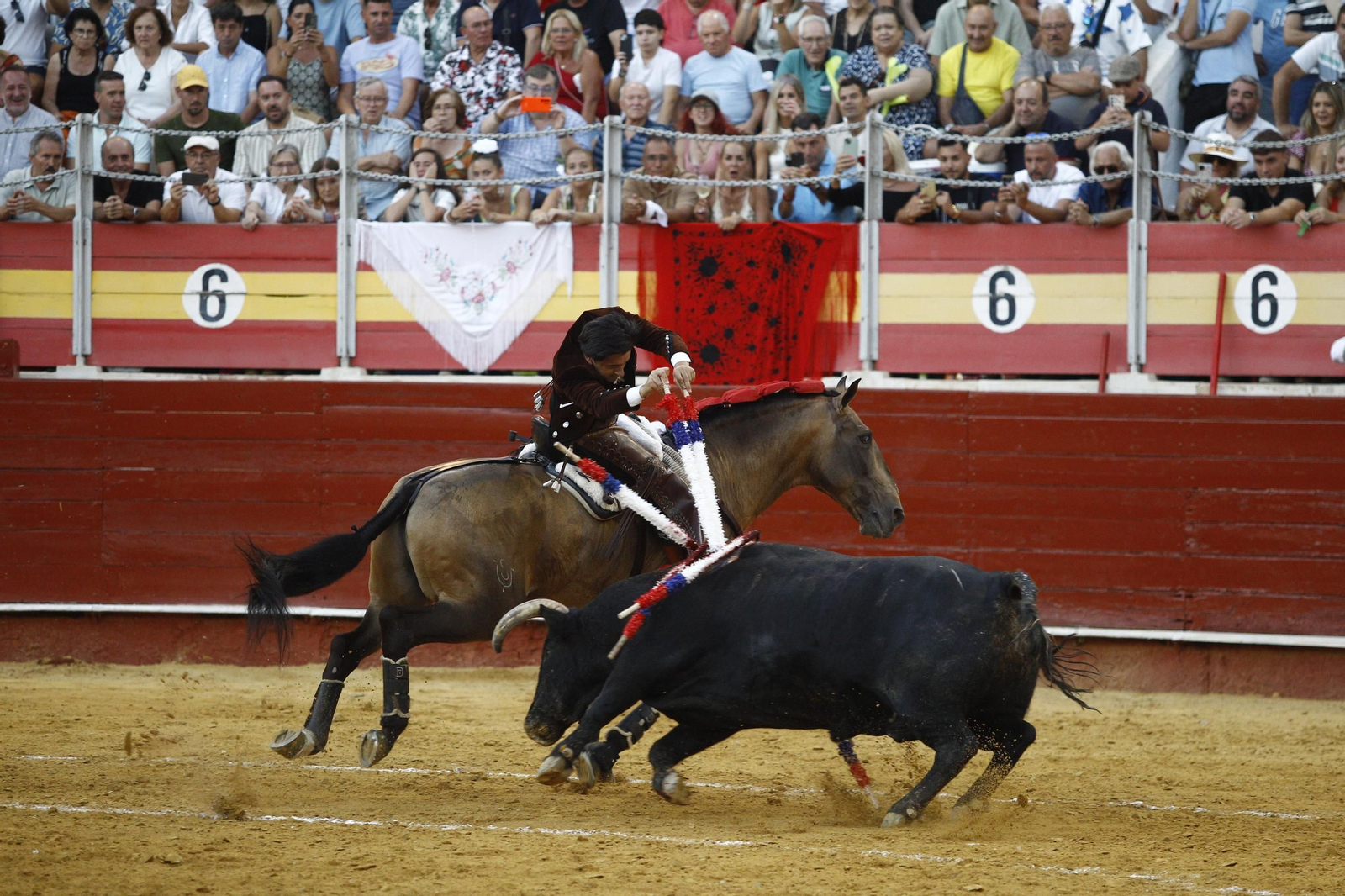 Las mejores imágenes de la corrida de toros de Diego Ventura, Talavante y Pablo Aguado, en Almería
