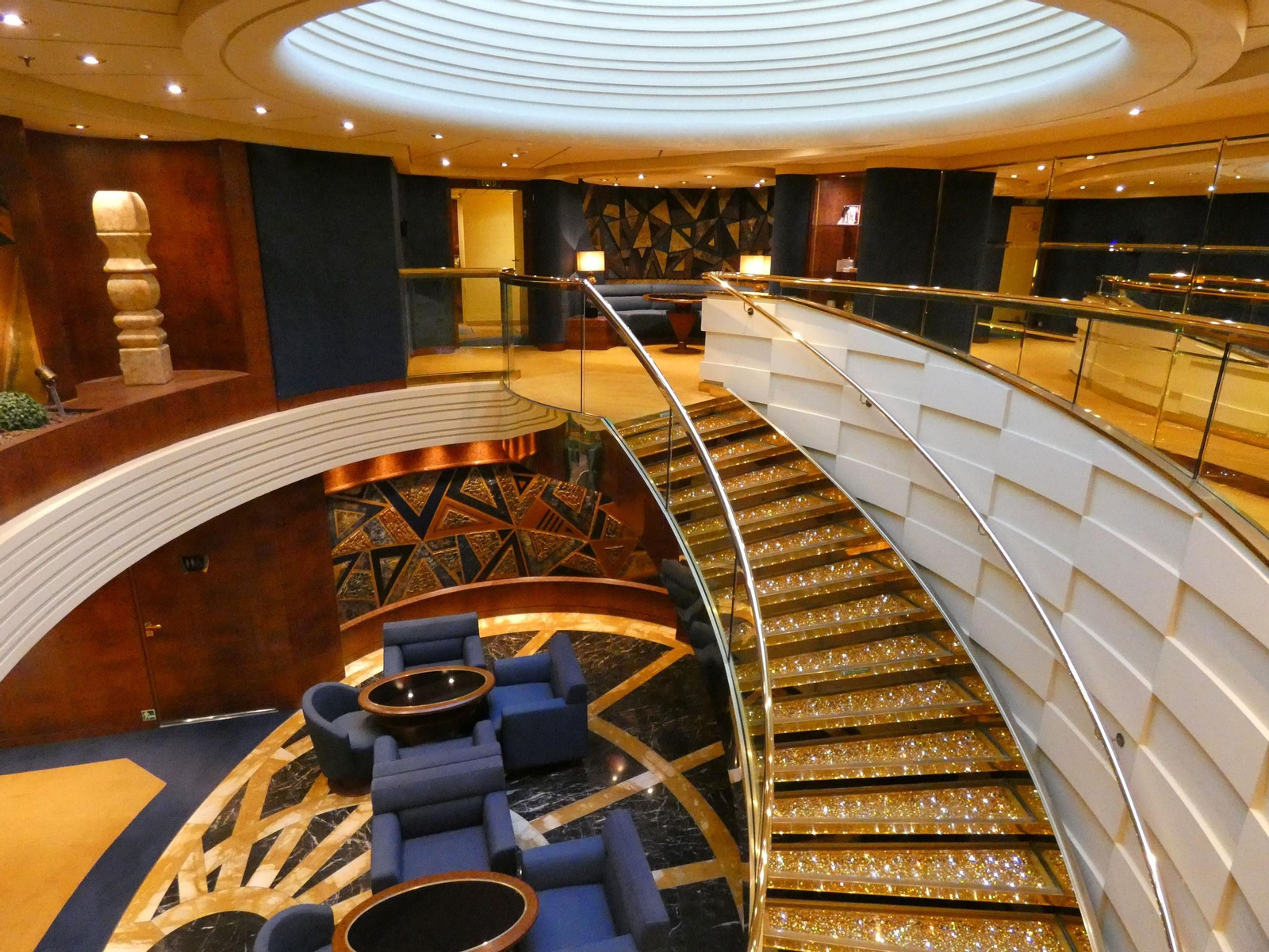 Zonas del MSC Yacht Club, la exlusiva área privada de la compañía MSC Cruceros.