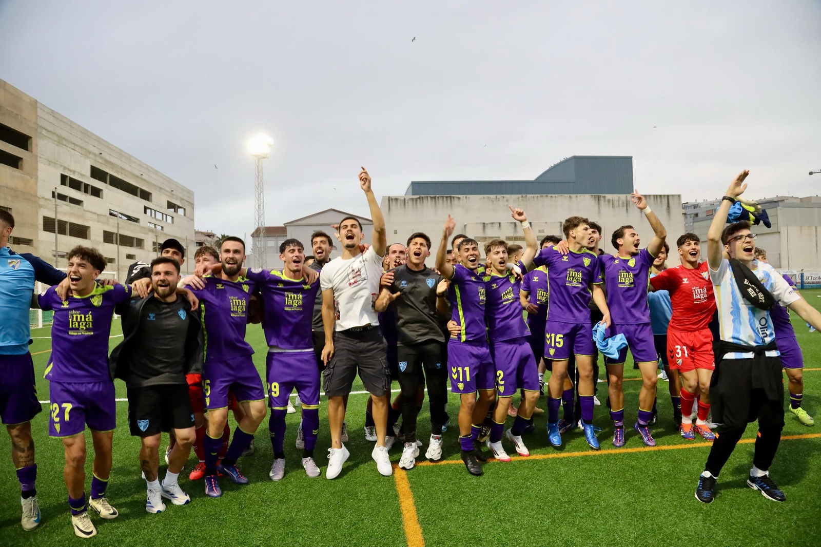 Loren, Chupete, Izan Merino, mucha afición... El Atlético Malagueño, apoyado en Mijas