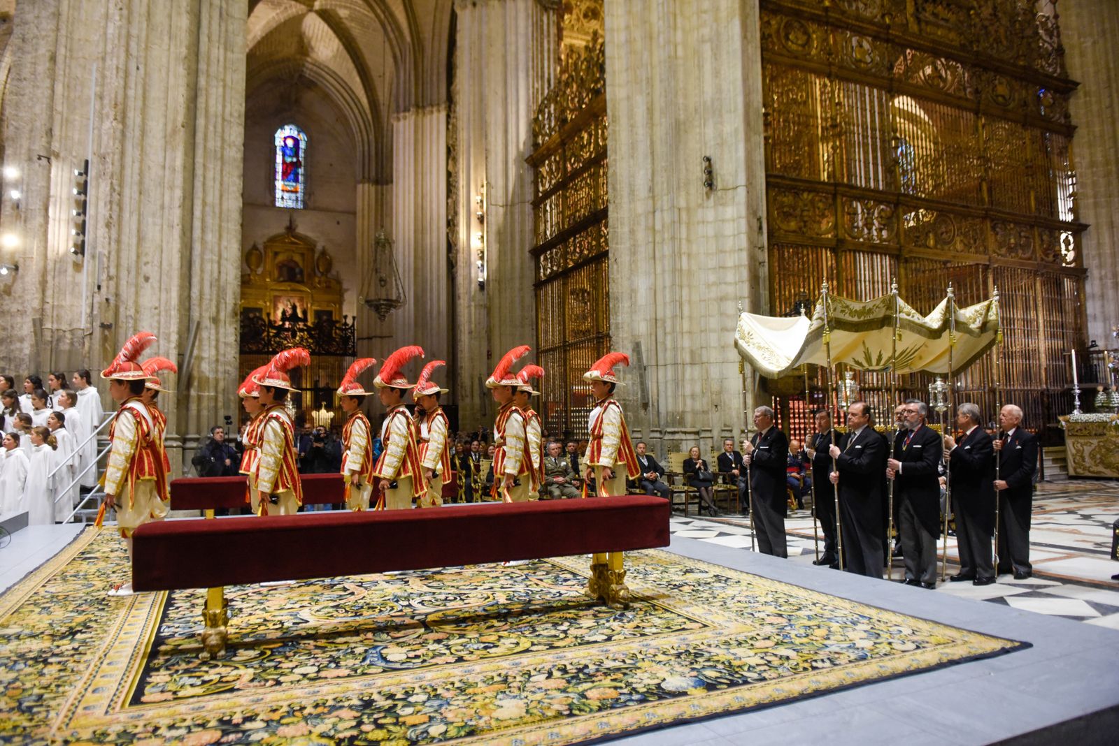 Las fotografías de un Corpus insólito en Sevilla