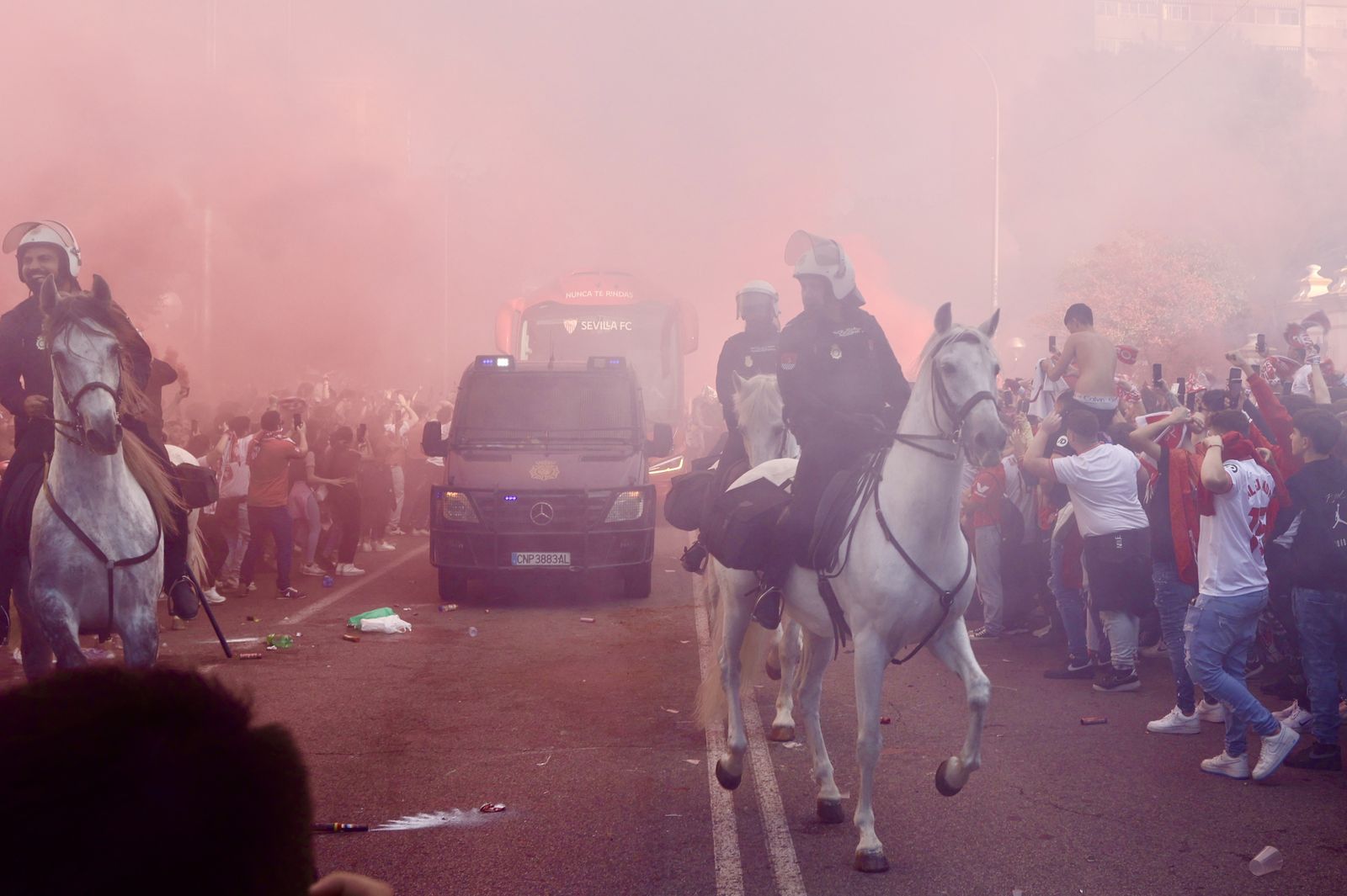Llegada del Sevilla al Pizjuán