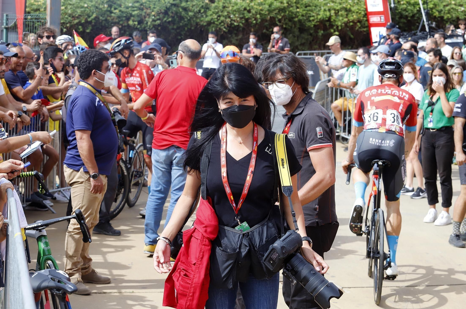 Imágenes de la Vuelta Ciclista a España en su salida desde Aracena en la 17ª etapa