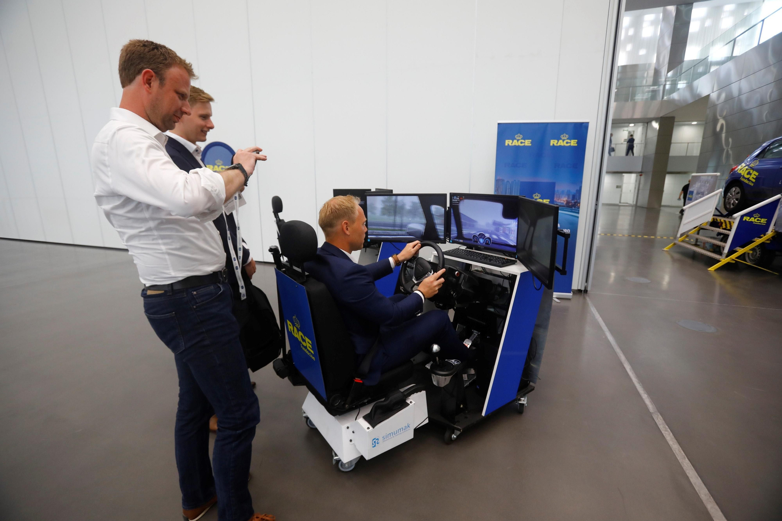 Las fotografías de la asamblea de la FIA en Córdoba: simuladores, karting y las novedades del automovilismo