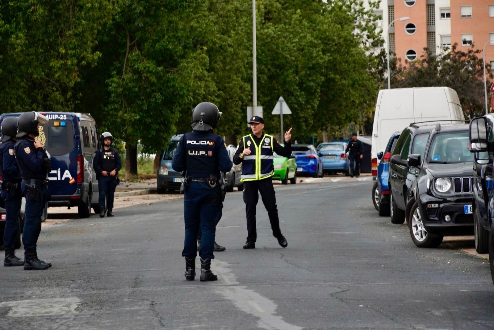 Imágenes de la macrooperación de la Policía Nacional este martes en El Torrejón y Pérez Cubillas: 200 agentes rastrean la zona