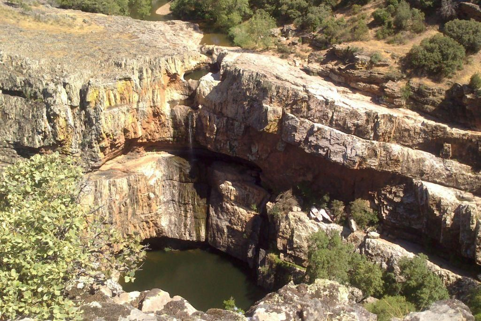 La jornada comienza a las 10:00 con una ruta guiada a La Cimbarra.