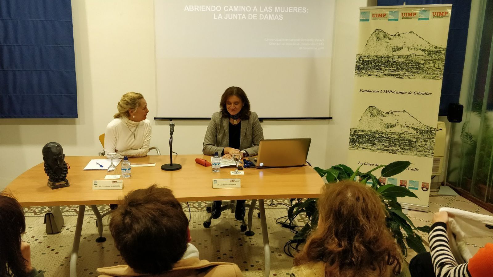 Conferencia sobre la Junta de Damas en Cádiz