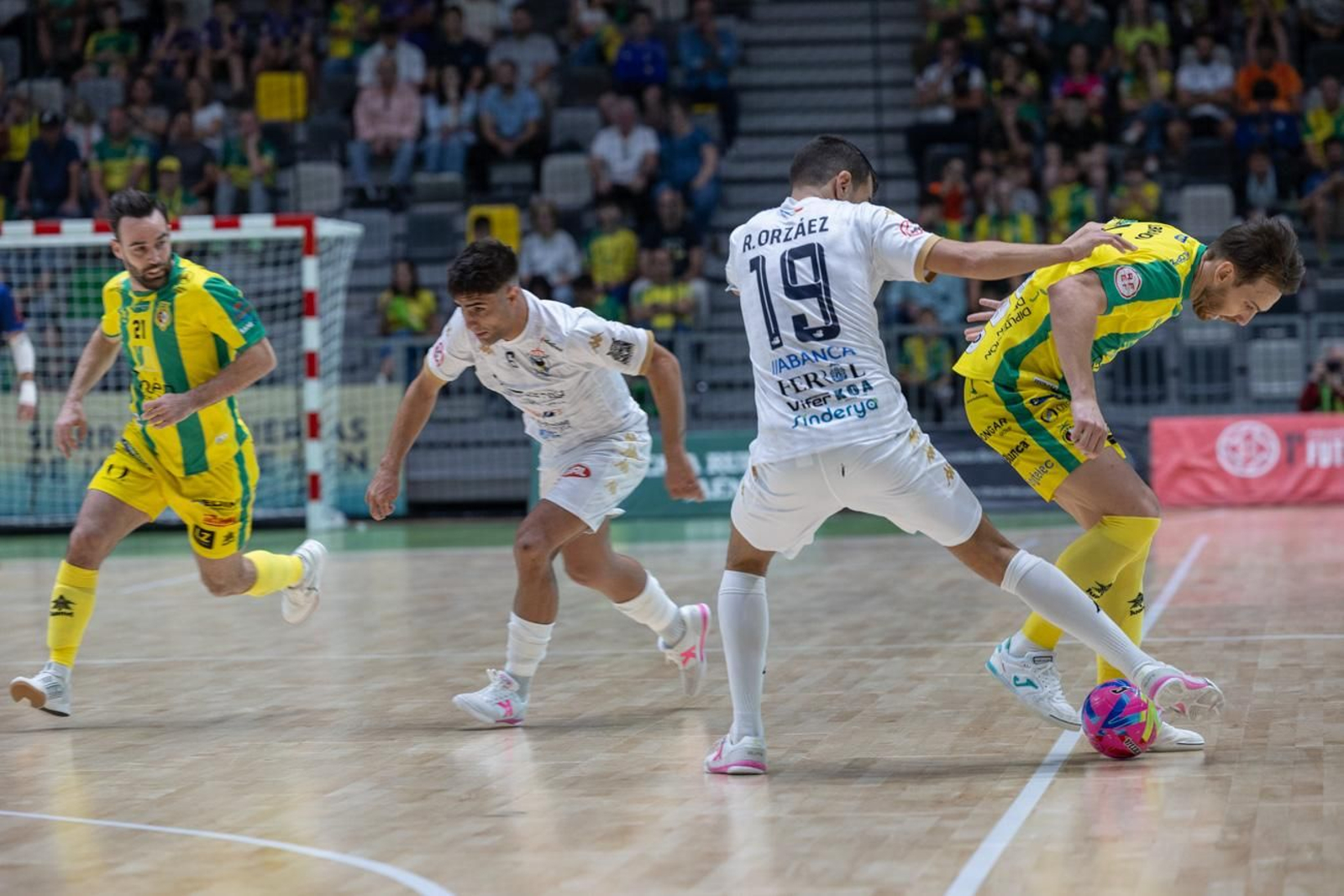 Las mejores imágenes de la amplia victoria del Jaén Paraíso Interior FS sobre O Parrulo Ferrol