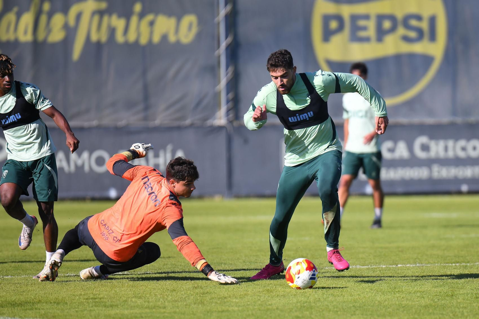 Sesión del Cádiz en el arranque de la semana