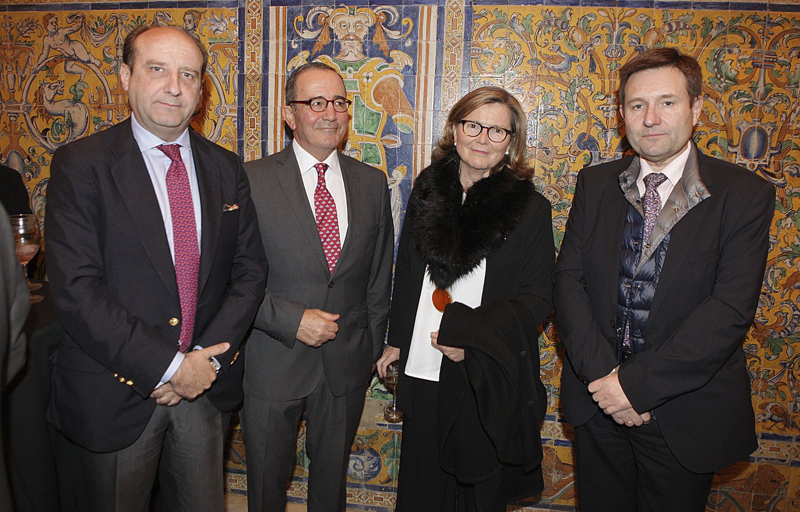 El abogado Joaquín Moeckel, el teniente general Juan Gómez de Salazar, Paloma Cordero y Juan Lara, delegado de la Agencia Efe.