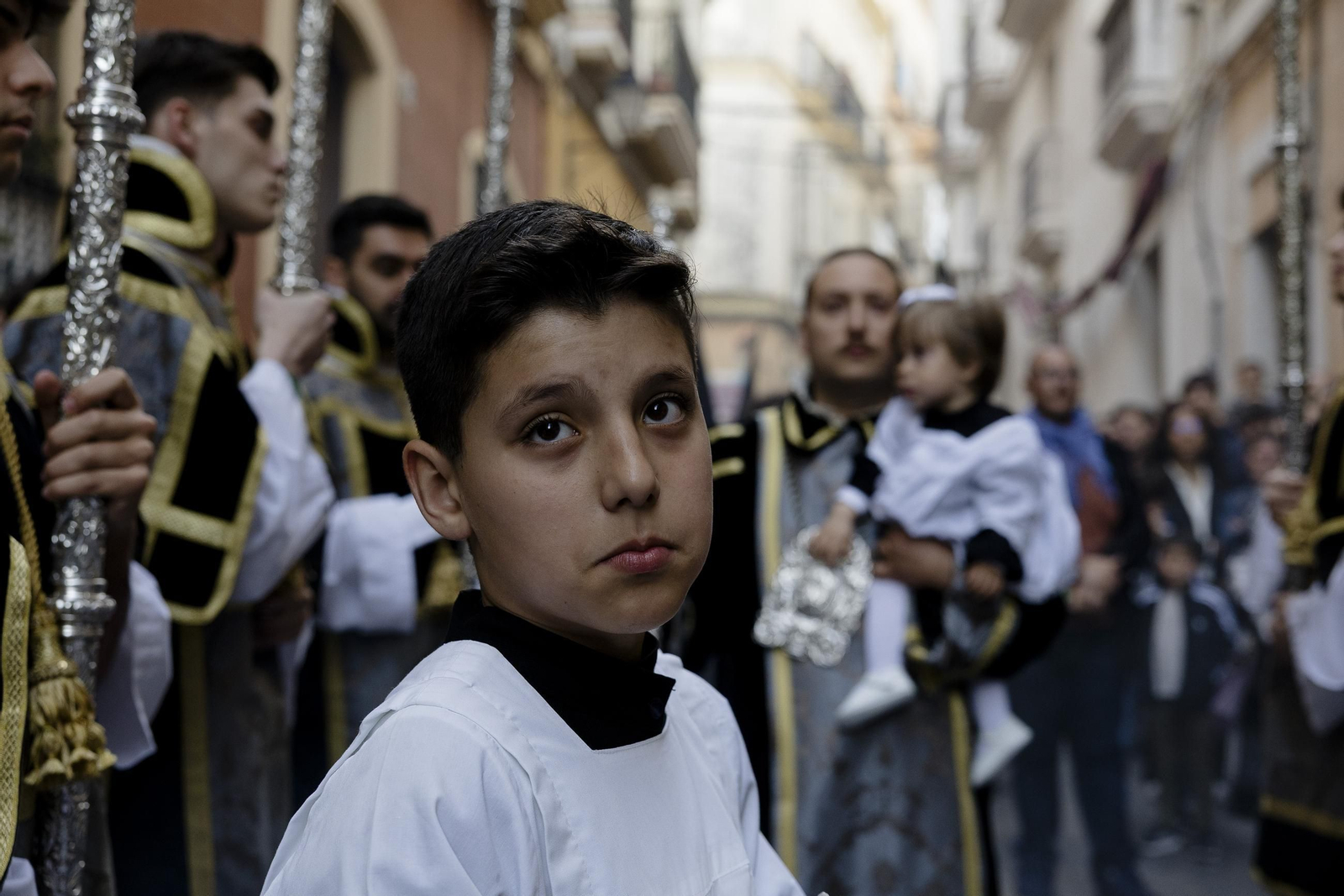 Imágenes de la procesión de la Virgen de los Dolores de Servitas en Cádiz