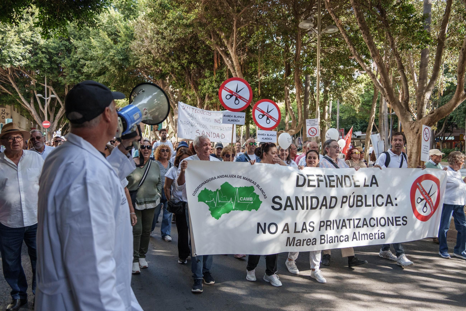 "La sanidad se defiende, gobierne quien gobierne", Almería se lanza a las calles por la sanidad pública
