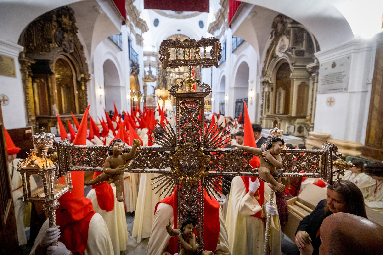 Imágenes de la salida de Las Penas en la Semana Santa de Cádiz 2025 Imágenes de la salida de Las Penas en la Semana Santa de Cádiz 2025