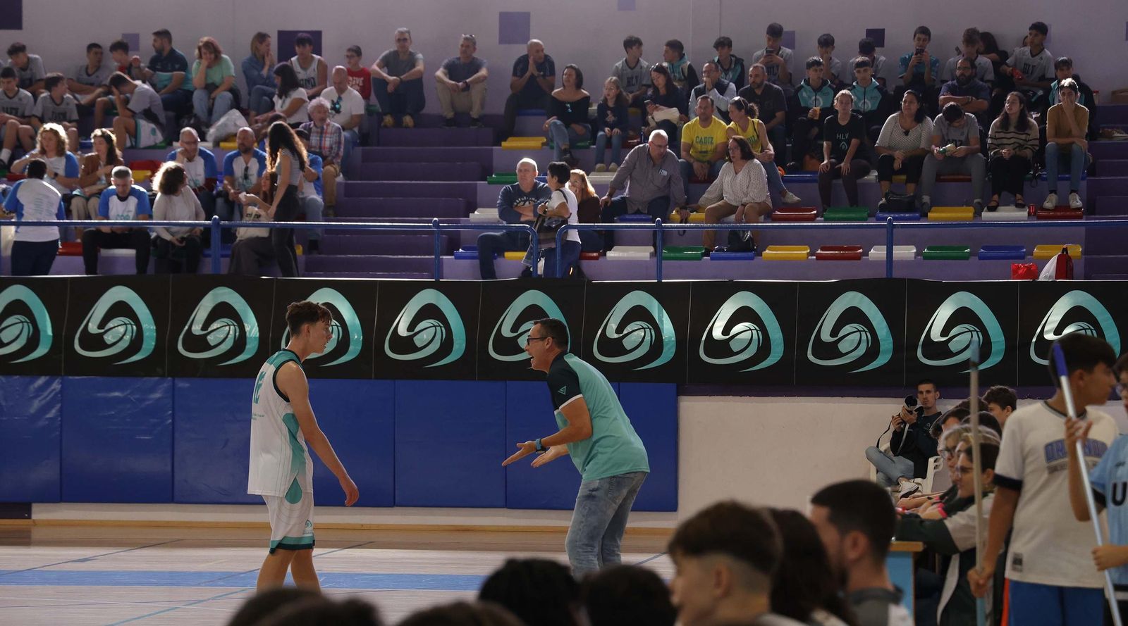 Las fotos de la tercera y última jornada del Campeonato de Andalucía infantil masculino de baloncesto, en La Línea