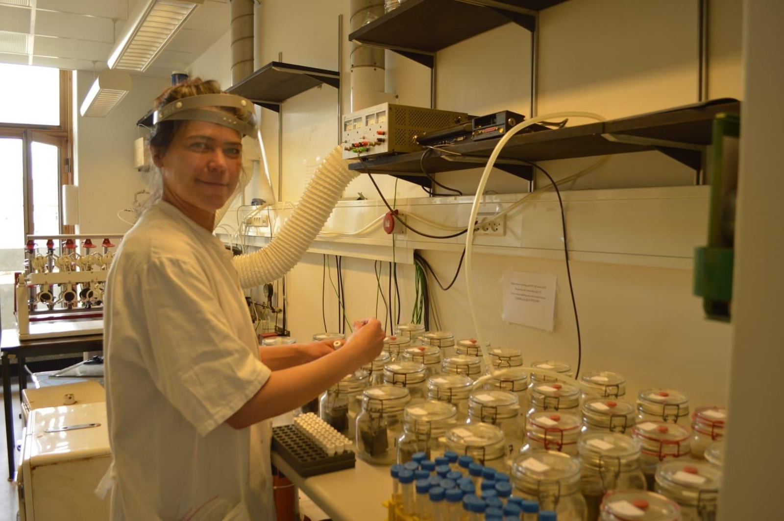 Una de las investigadores que participa en el proyecto