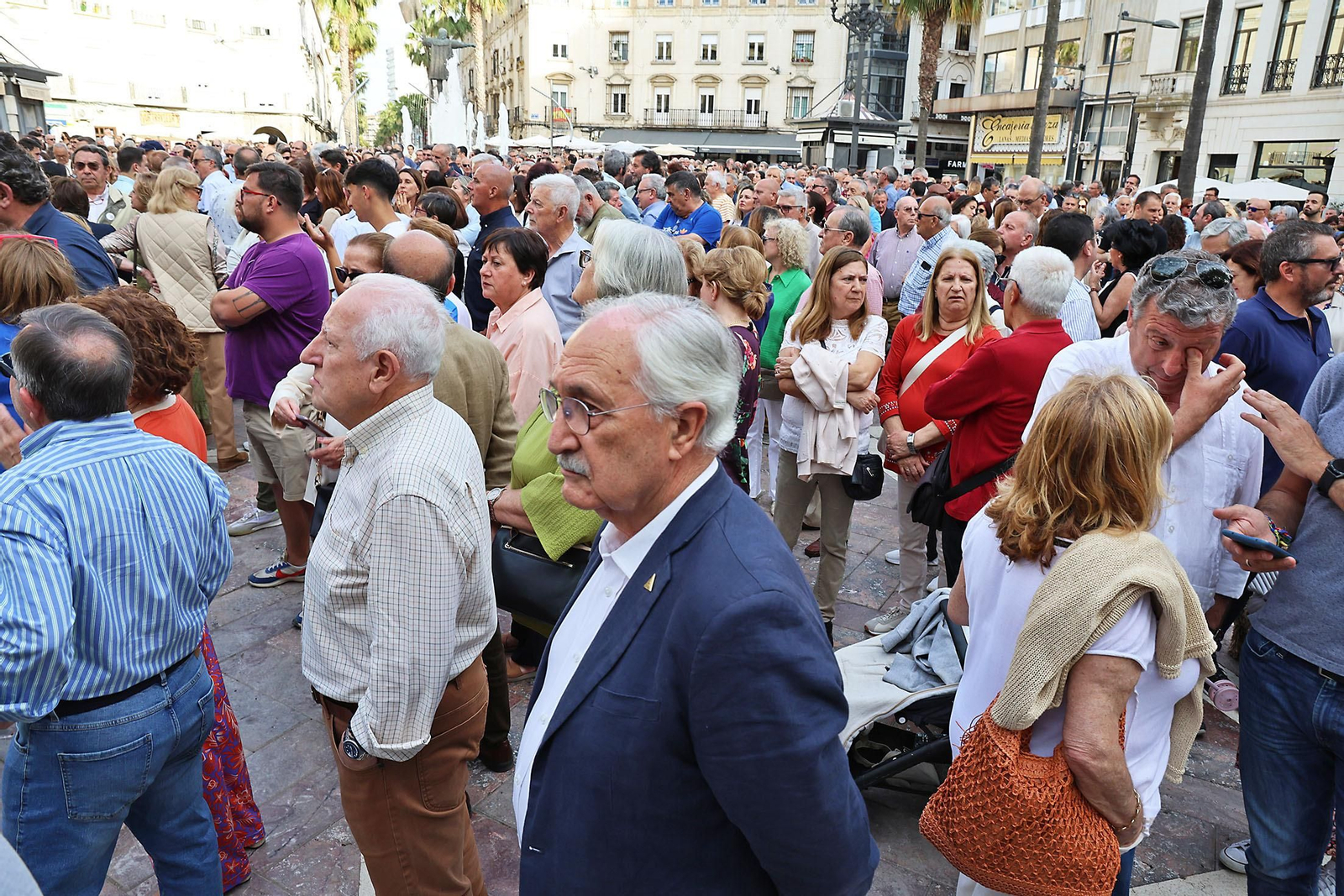 Imágenes de la concentración por las infraestructuras para Huelva