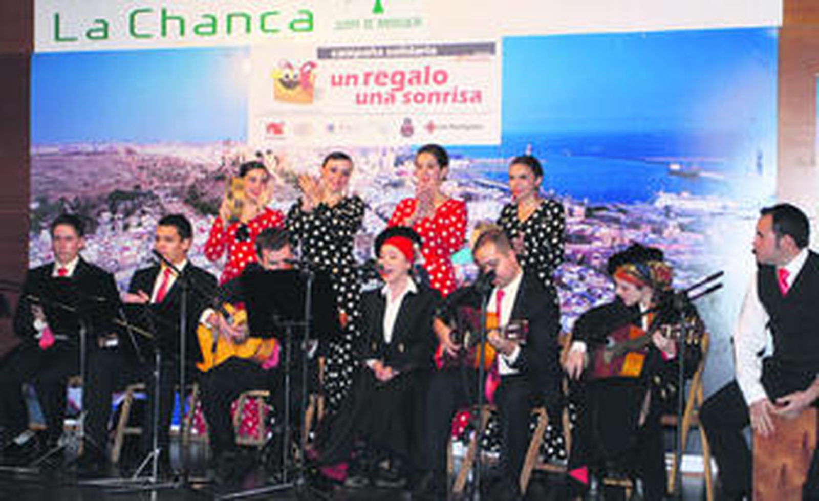 La Rondalla del Grupo de Folklore Virgen del Mar interpretó diversos villancicos tradicionales.