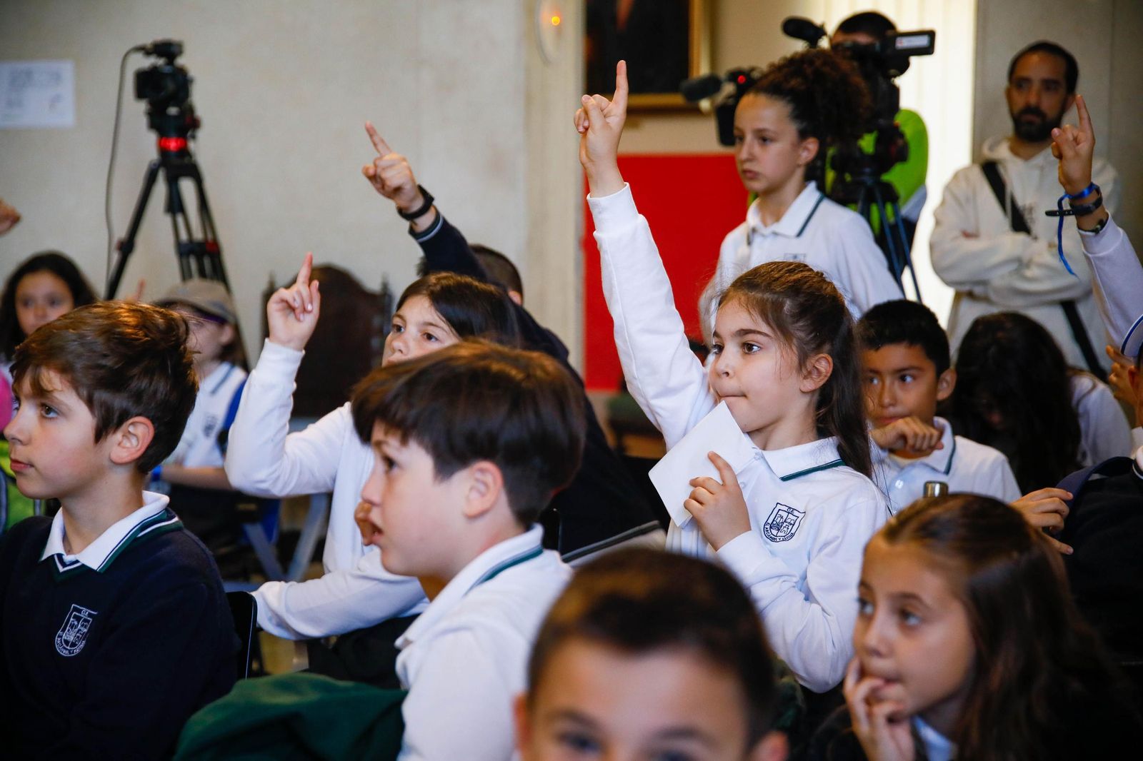 Visita al Ayuntamiento de Almería del colegio Virgen de Fátima, en imágenes