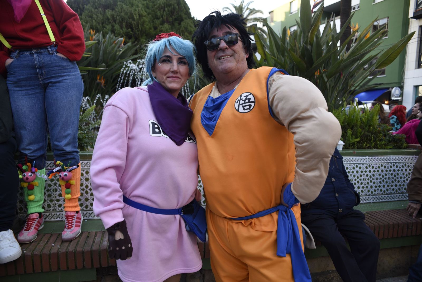 Búscate en las fotos de la fiesta en la calle del sábado en el Carnaval de la Concha Fina de La Línea