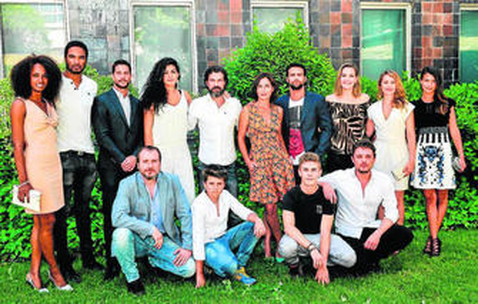 Foto de la presentación del reparto de la serie 'Mar de plástico' en Madrid.