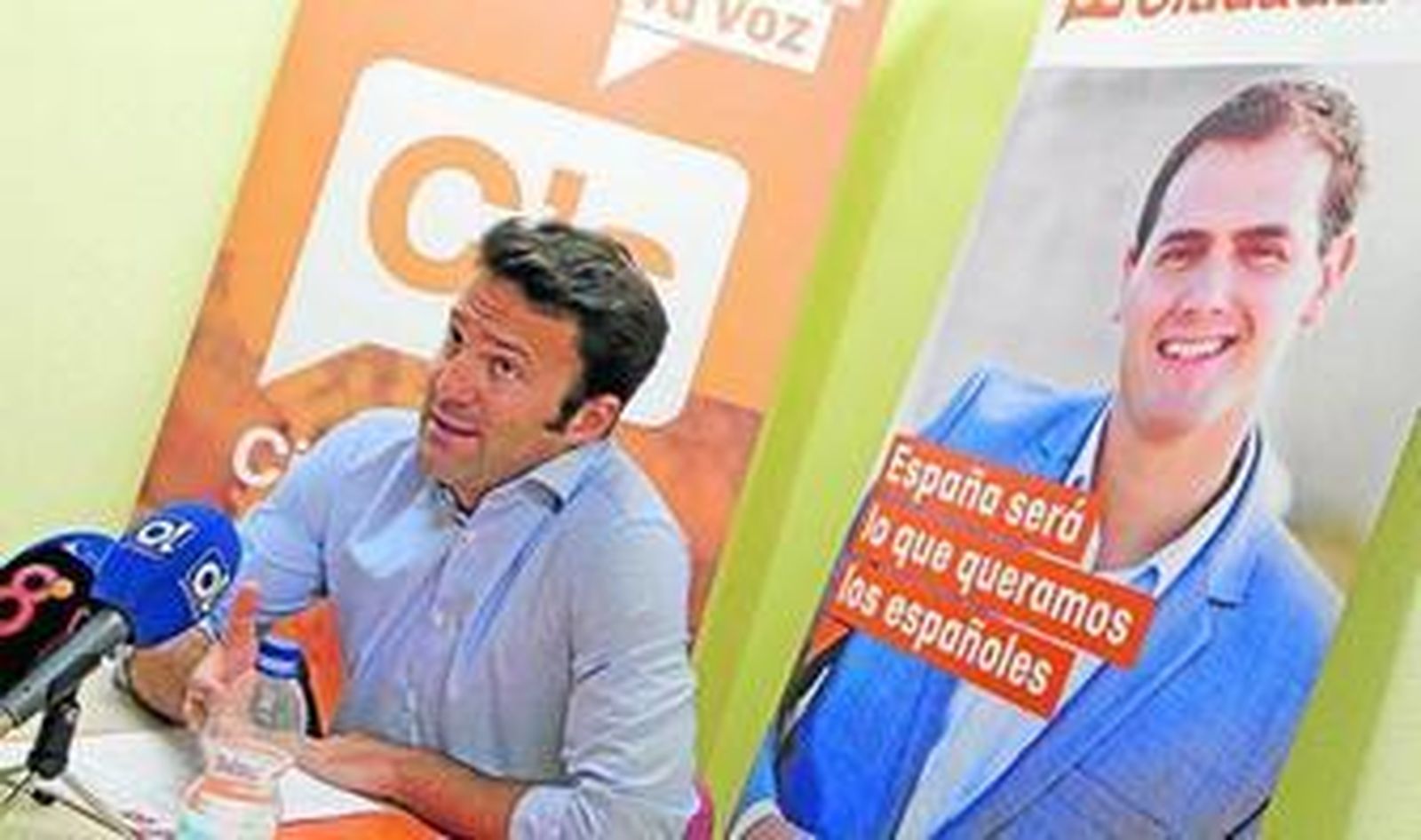 Carlos Pérez durante una rueda de prensa.