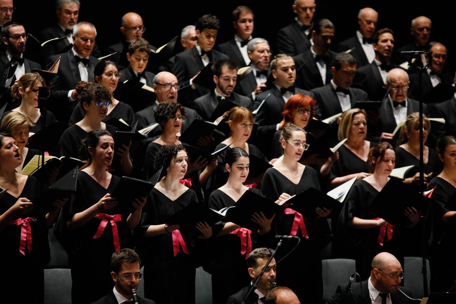 Imágenes de la novena Beethoven interpretado por la OCAL y Orfeón para Cajamar