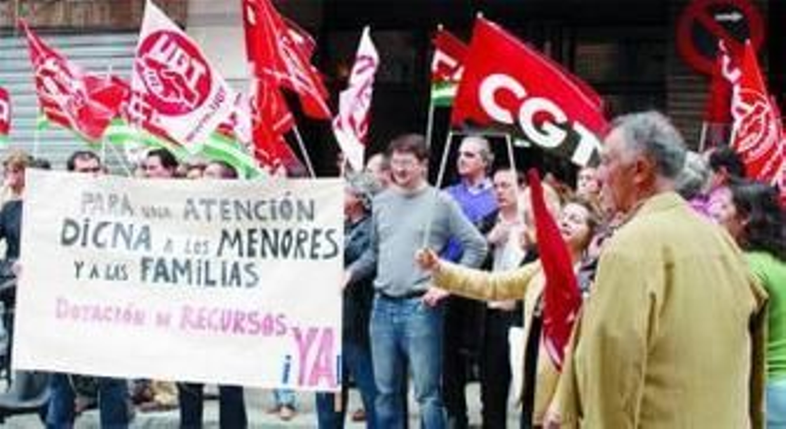 Protesta de los trabajadores del servicio de Menores.