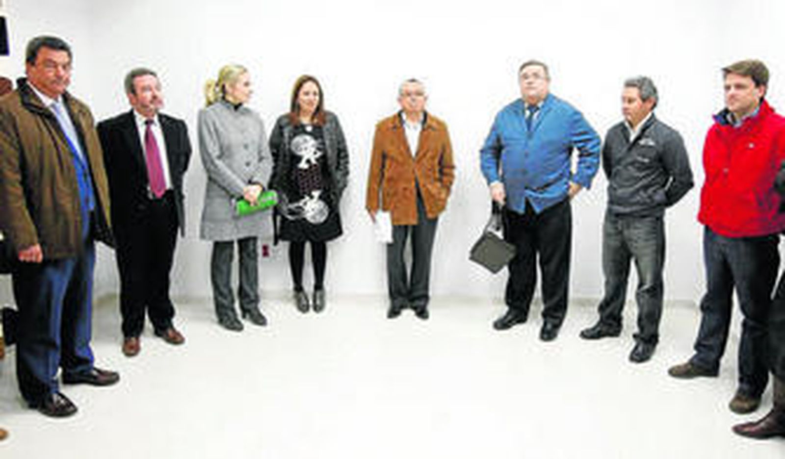 Enrique Mier, presidente de Misión Urbana, junto al delegado Manuel Gálvez y Rosario Ayala.