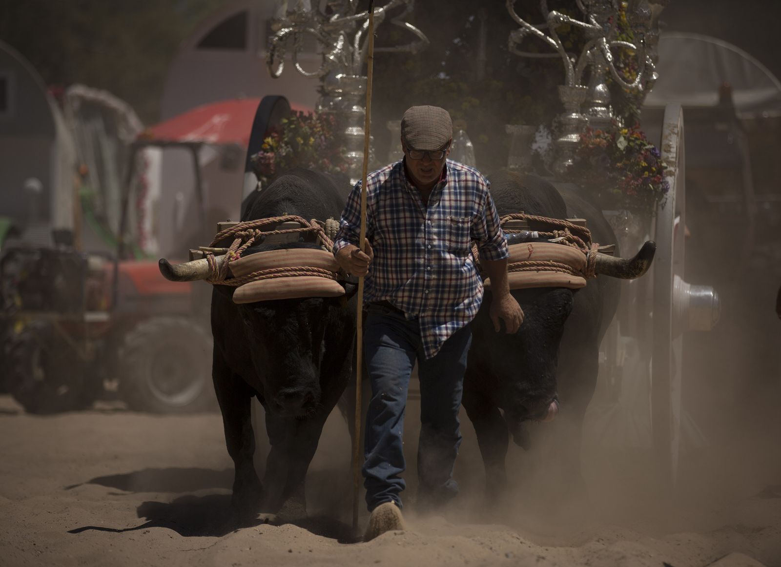 El paso de hermandades del Rocío por la Raya Real