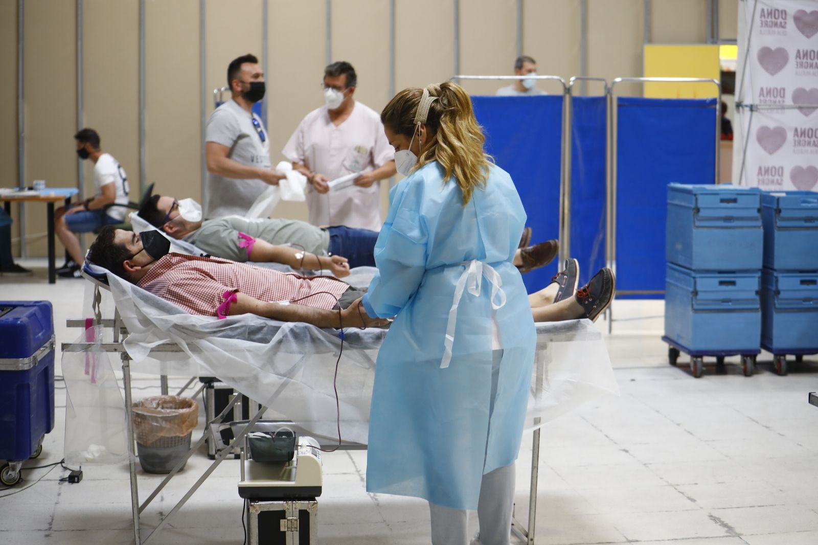 La campaña de donación de sangre en el centro comercial El Arcángel, en imágenes