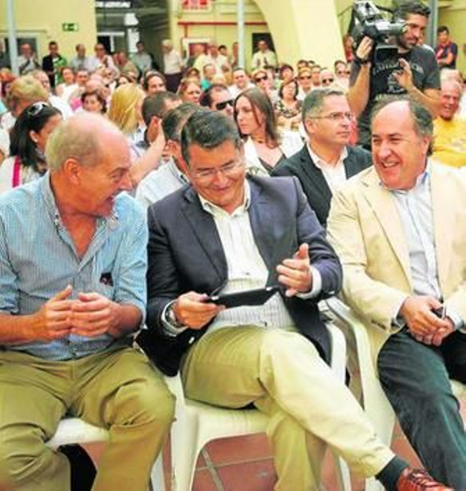 José Loaiza, José Ignacio Landaluce y Antonio Sanz, antes de comenzar sus intervenciones de ayer.