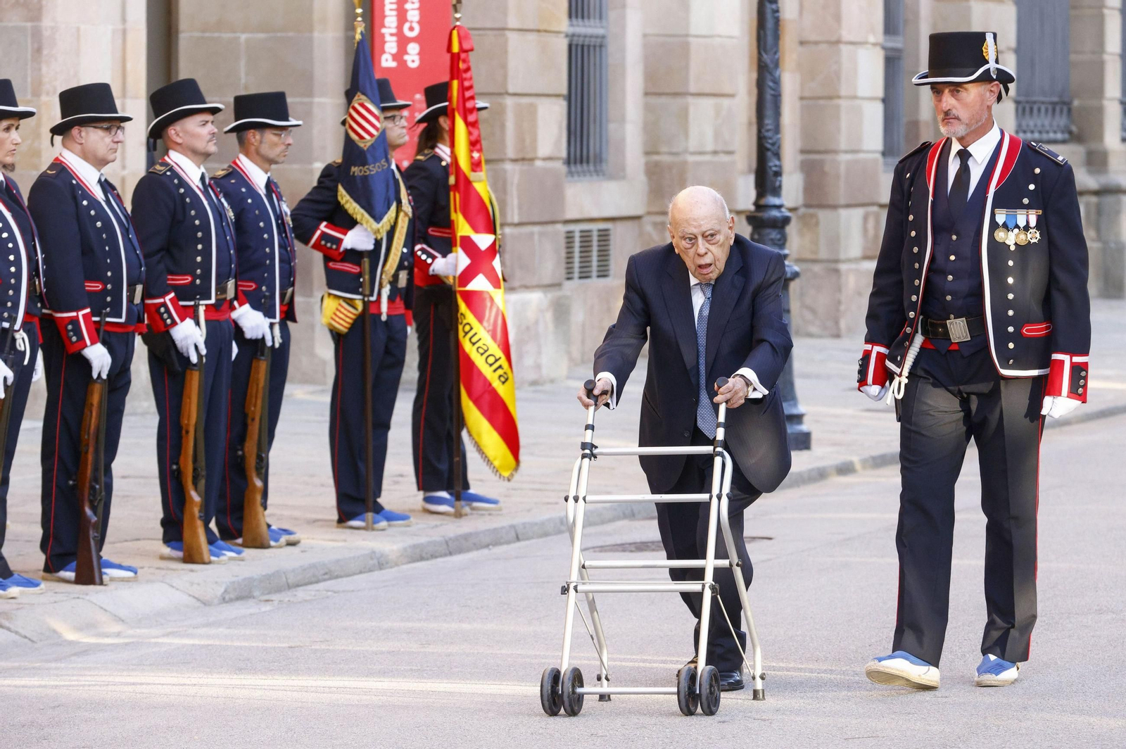 El ex presidente de la Generalitat Jordi Pujol comparecerá por videoconferencia antes del juicio para ver su estado de salud.