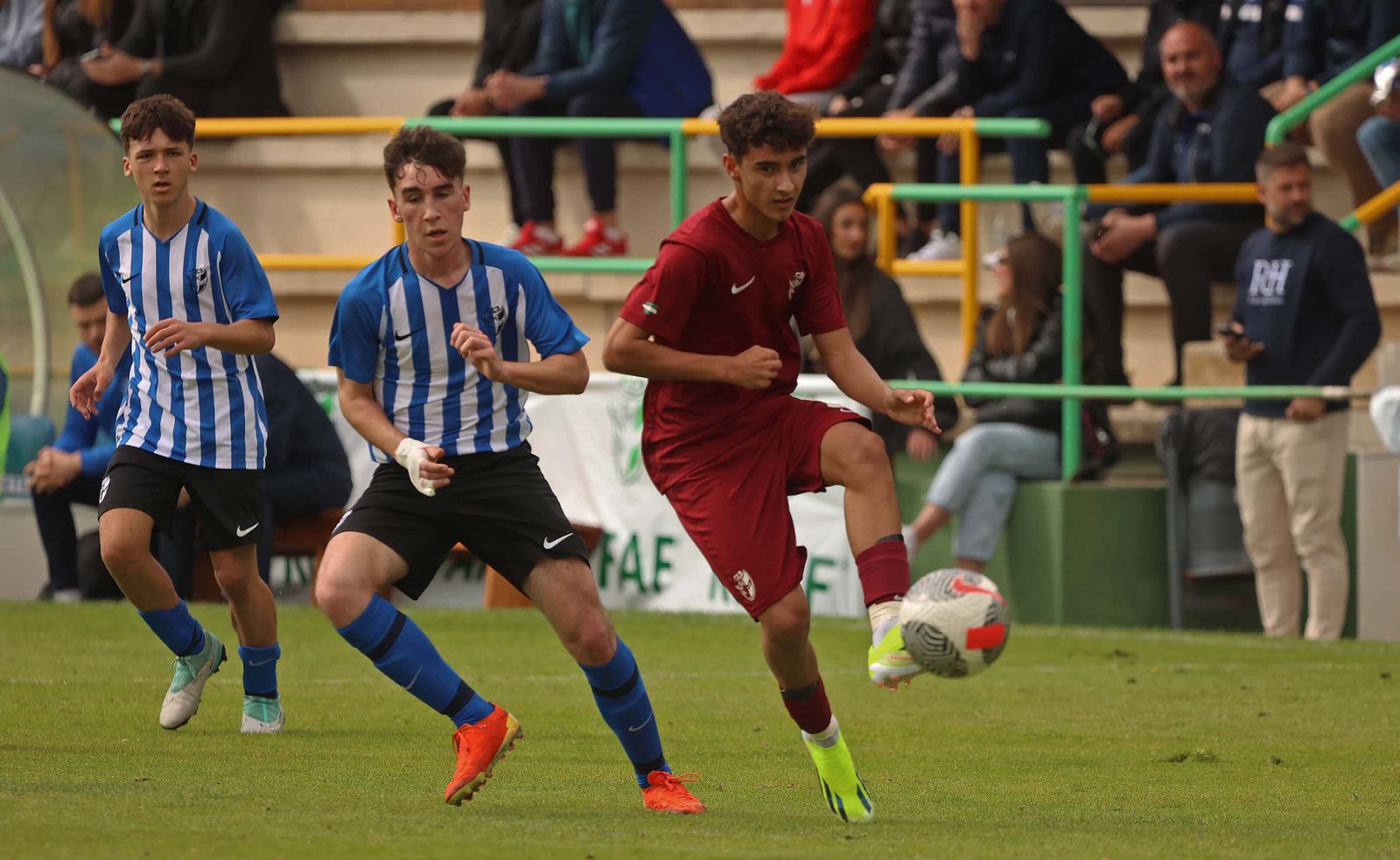 Imágenes de las finales de la Copa Andalucía infantil y cadete de fútbol en Los Barrios