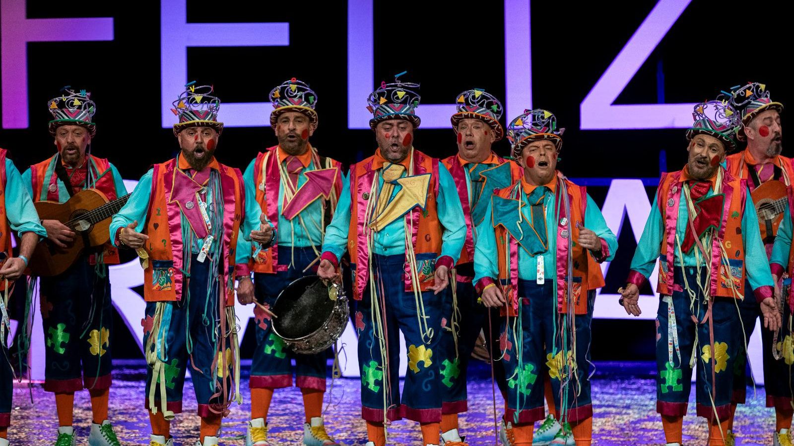 Búscate entre las mejores imágenes de la final del COAC 2025 del Carnaval de Cádiz