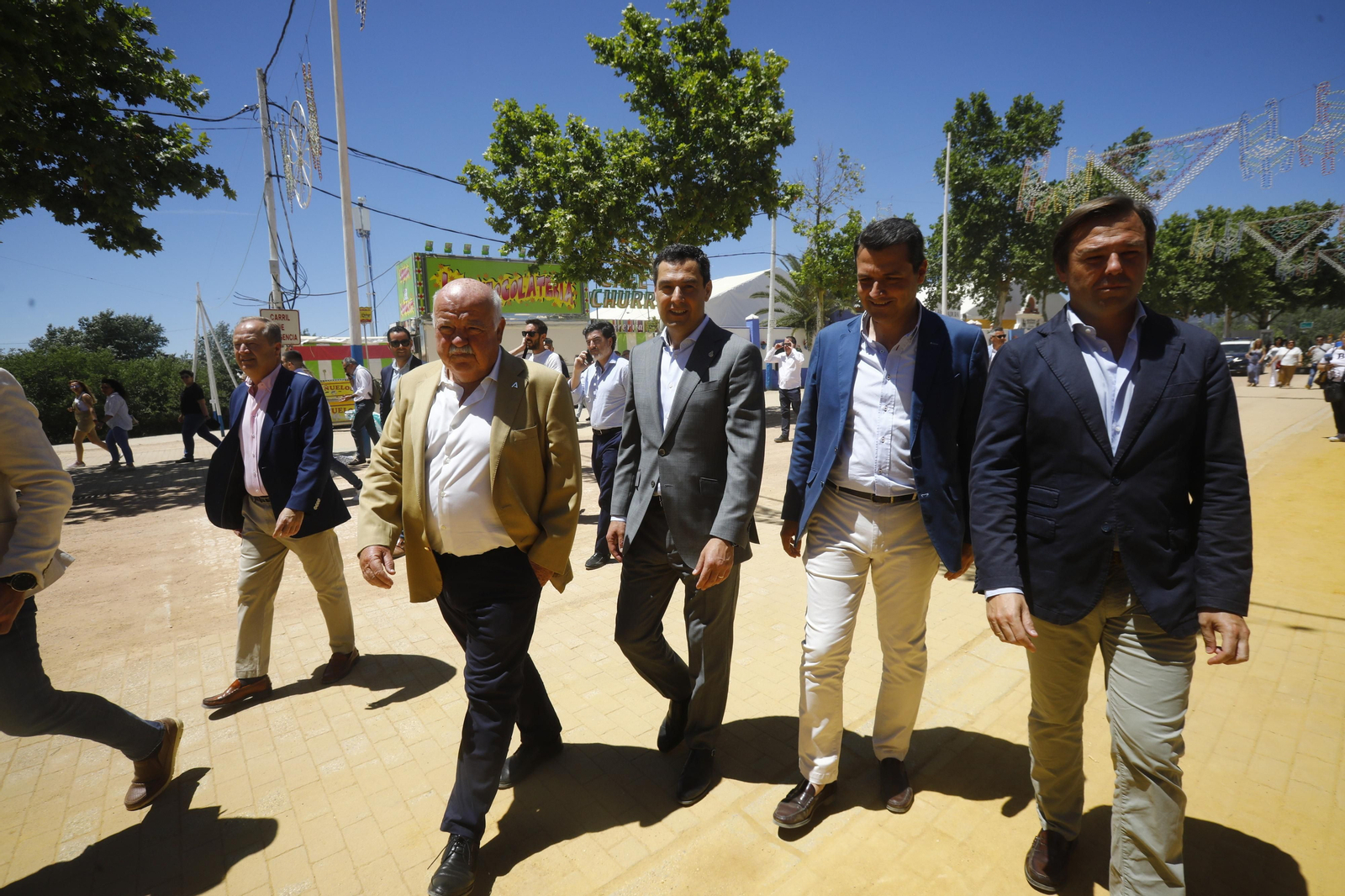 La visita de Juanma Moreno a la Feria de Córdoba, en imágenes